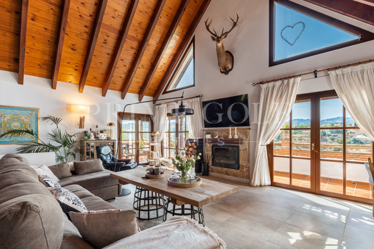 5 bed Villa For Sale in Mijas Costa, Malaga - thumb 3