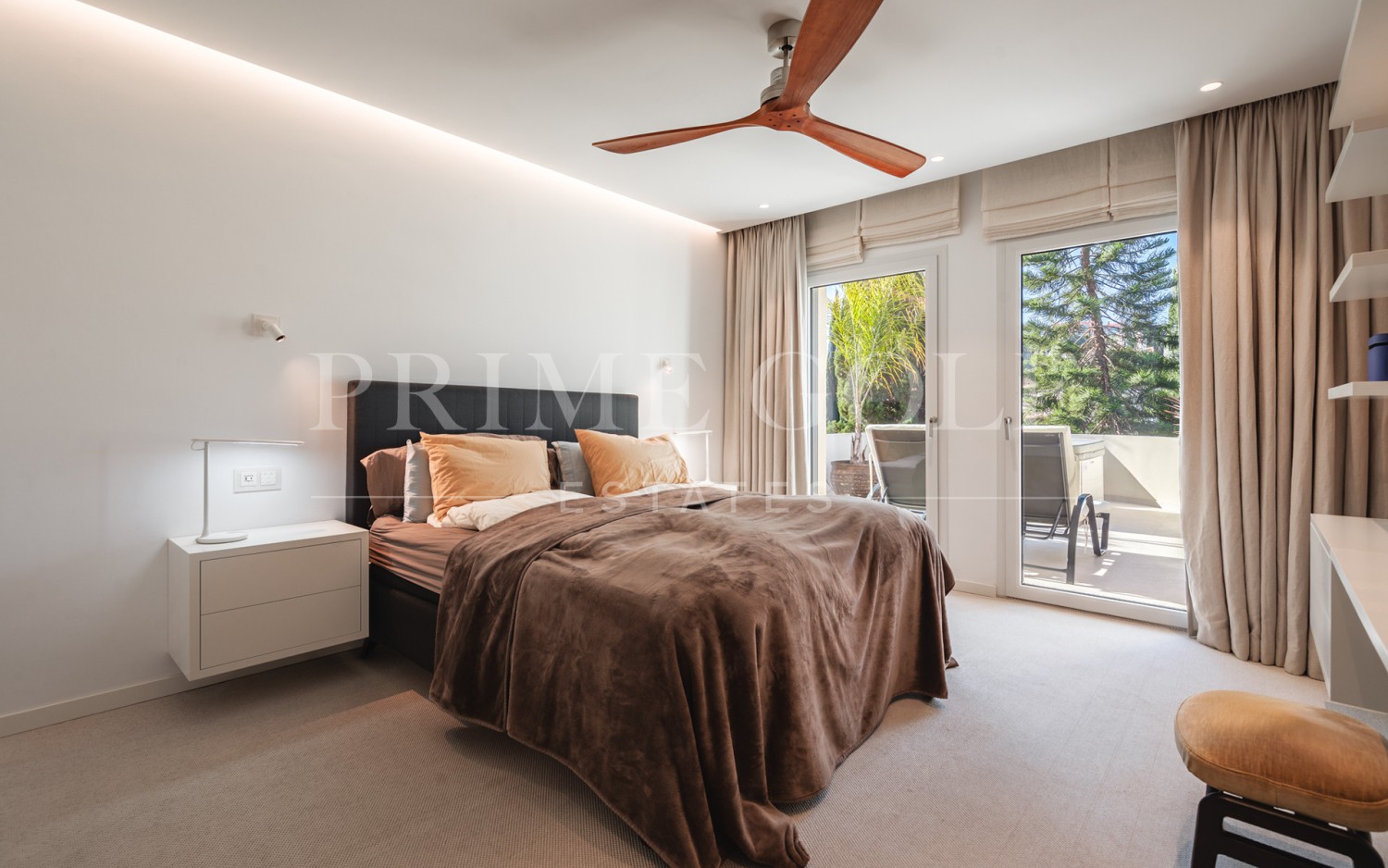 3 bed Penthouse For Sale in Nueva Andalucia, Malaga - thumb 4