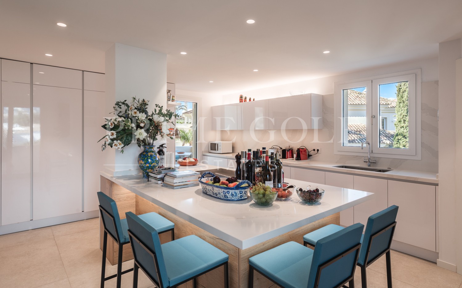 3 bed Penthouse For Sale in Nueva Andalucia, Malaga - thumb 13