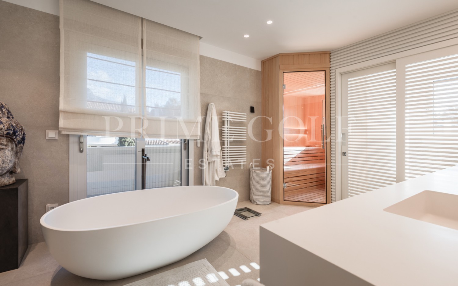 3 bed Penthouse For Sale in Nueva Andalucia, Malaga - thumb 18