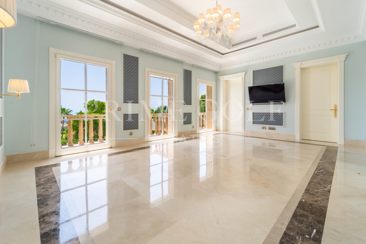 10 bed Villa For Sale in Marbella Golden Mile, Malaga - thumb 17