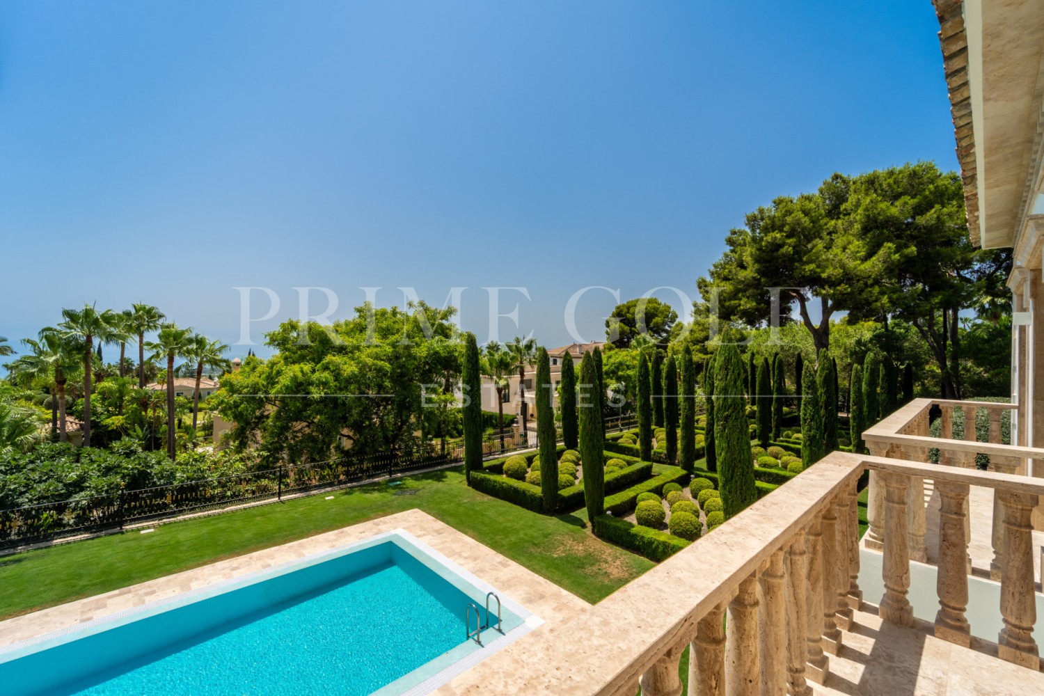 10 bed Villa For Sale in Marbella Golden Mile, Malaga - thumb 19