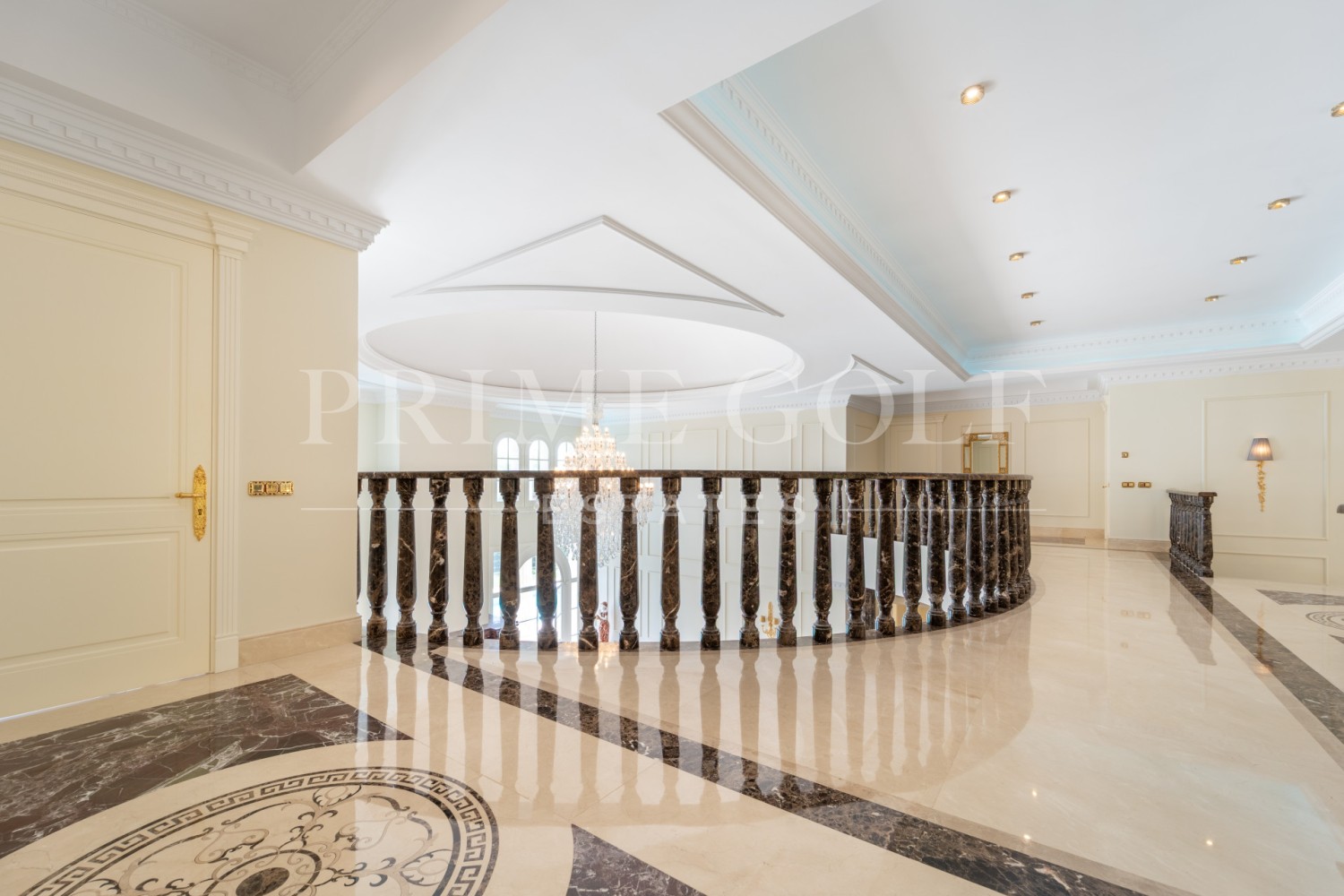 10 bed Villa For Sale in Marbella Golden Mile, Malaga - thumb 22