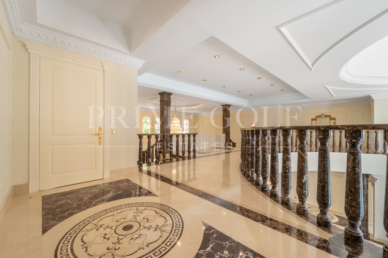 10 bed Villa For Sale in Marbella Golden Mile, Malaga - thumb 25