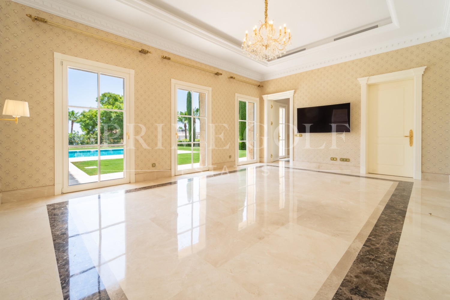 10 bed Villa For Sale in Marbella Golden Mile, Malaga - thumb 26