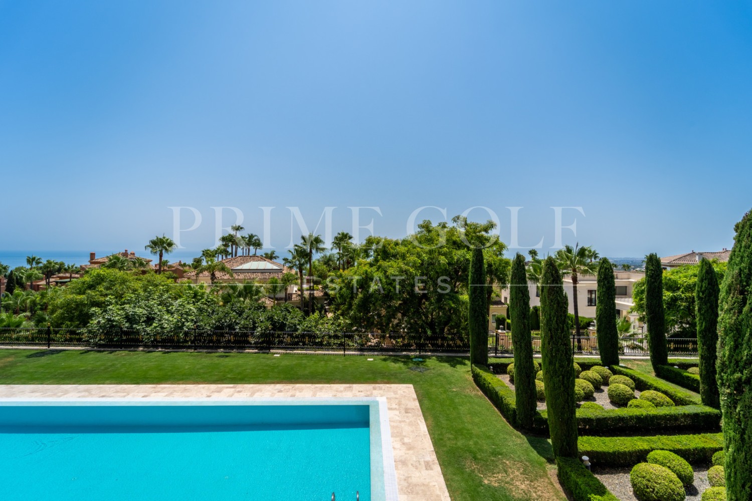 10 bed Villa For Sale in Marbella Golden Mile, Malaga - thumb 31