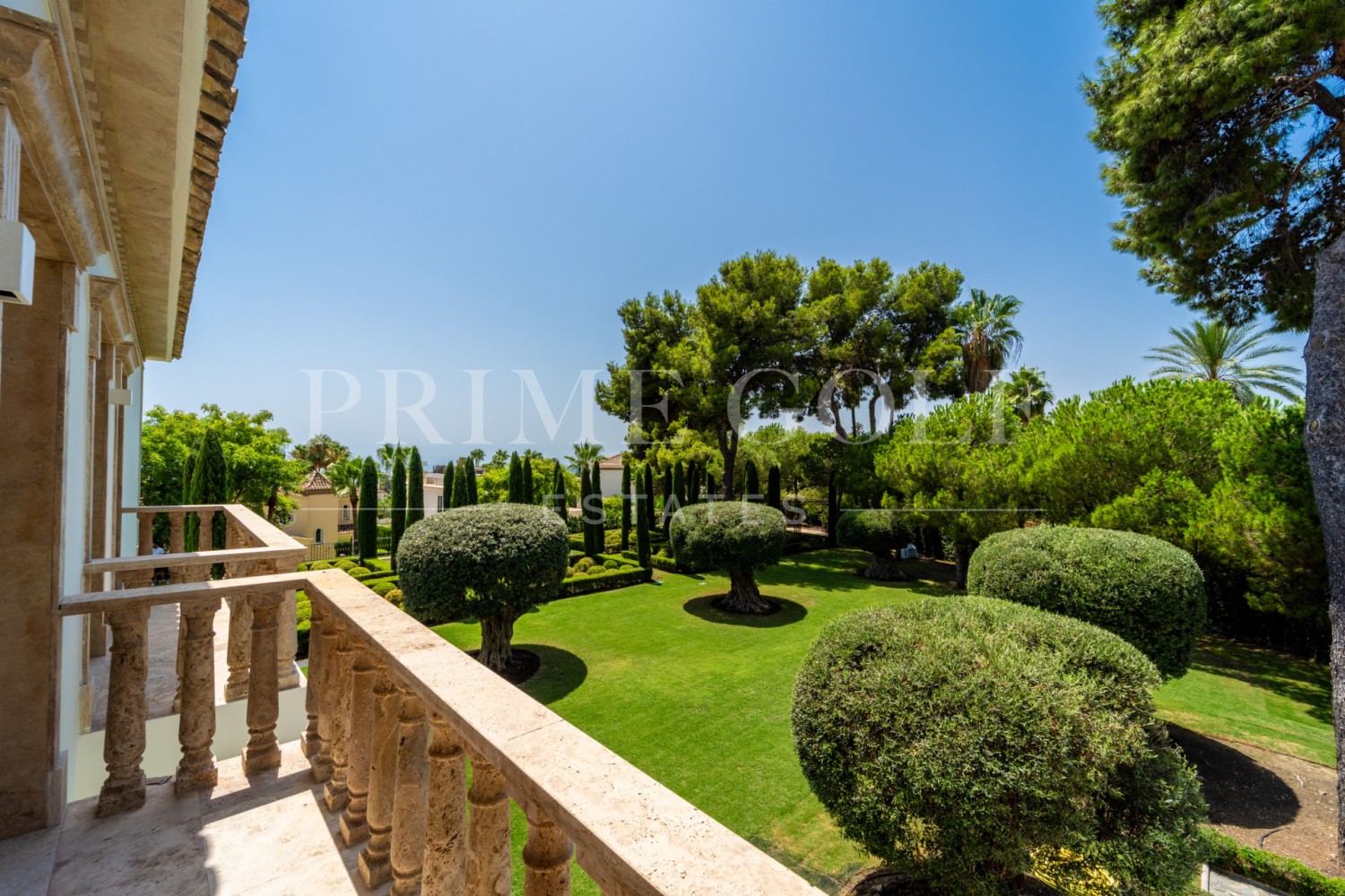 10 bed Villa For Sale in Marbella Golden Mile, Malaga - thumb 32