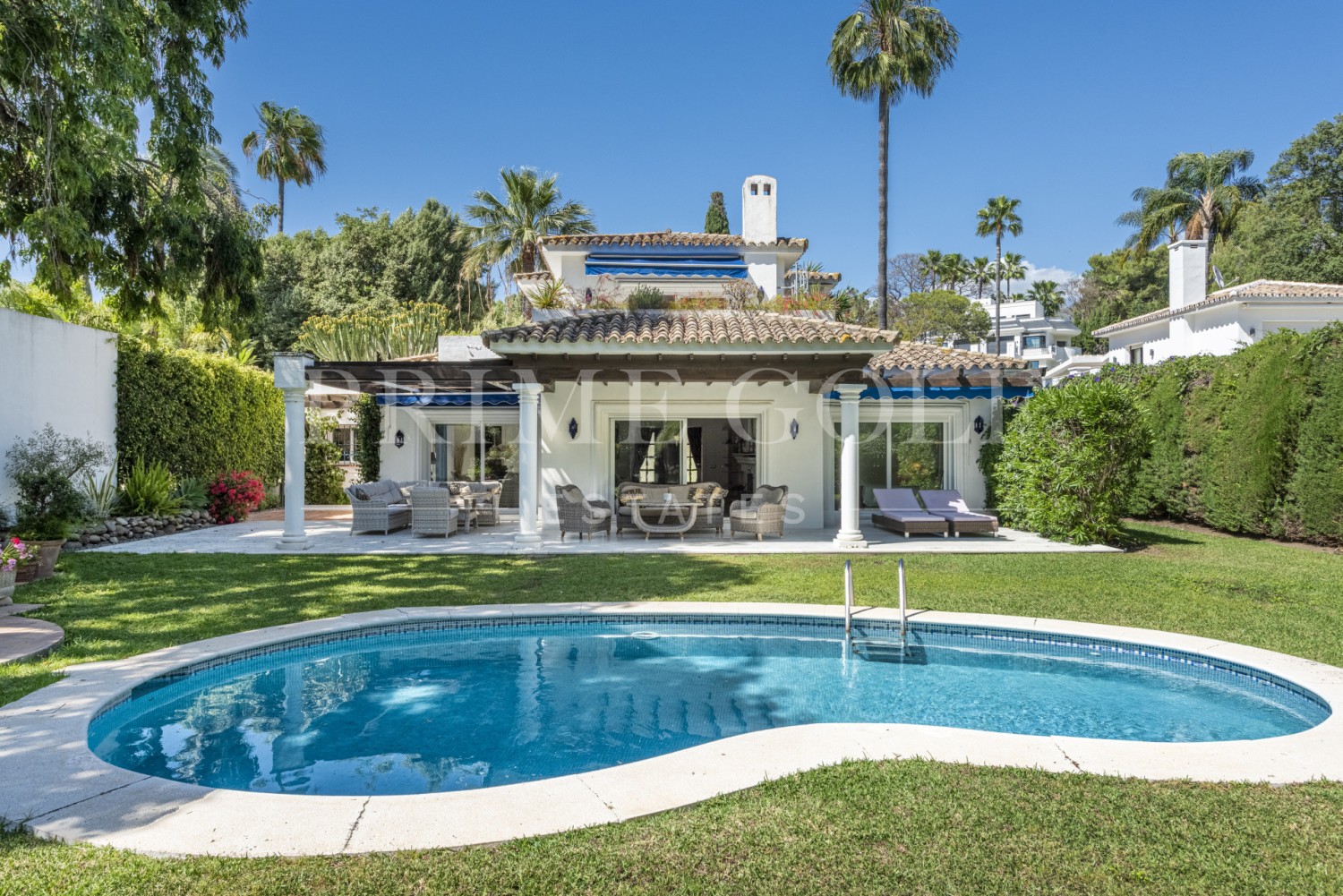 3 bed Villa For Sale in Nueva Andalucia, Malaga - thumb 1