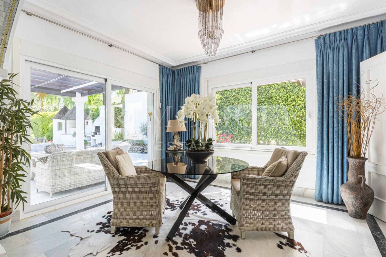 3 bed Villa For Sale in Nueva Andalucia, Malaga - thumb 4