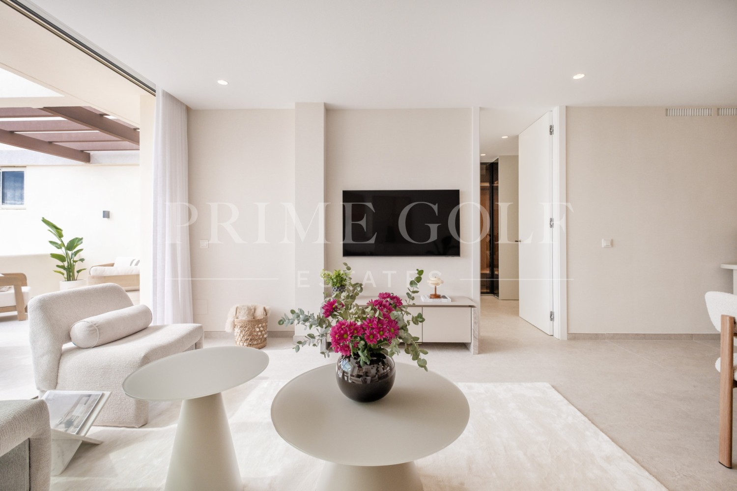 3 bed Apartment For Sale in Nueva Andalucia, Malaga - thumb 6