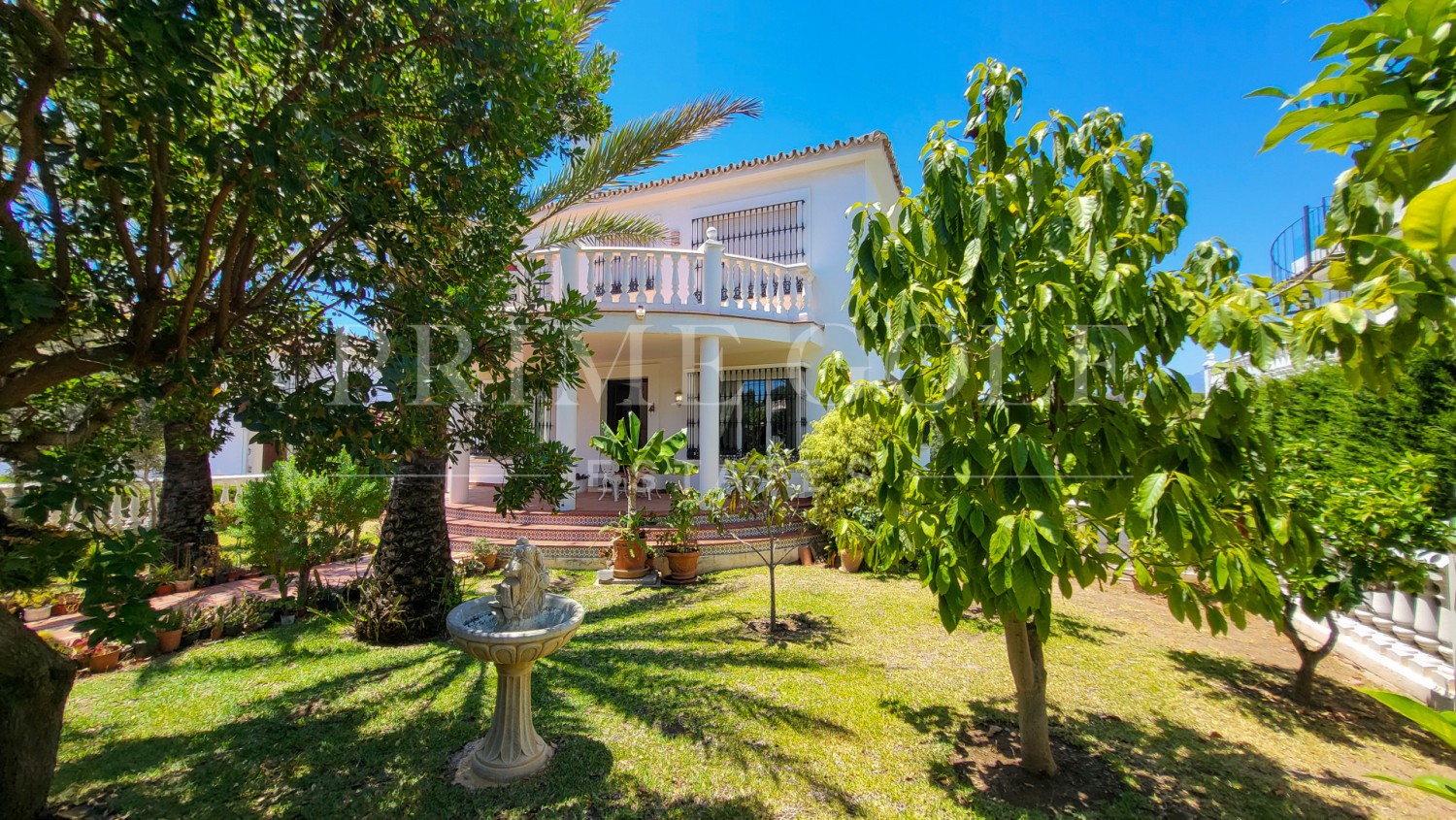 5 bed Villa For Sale in Marbella East, Malaga - thumb 1