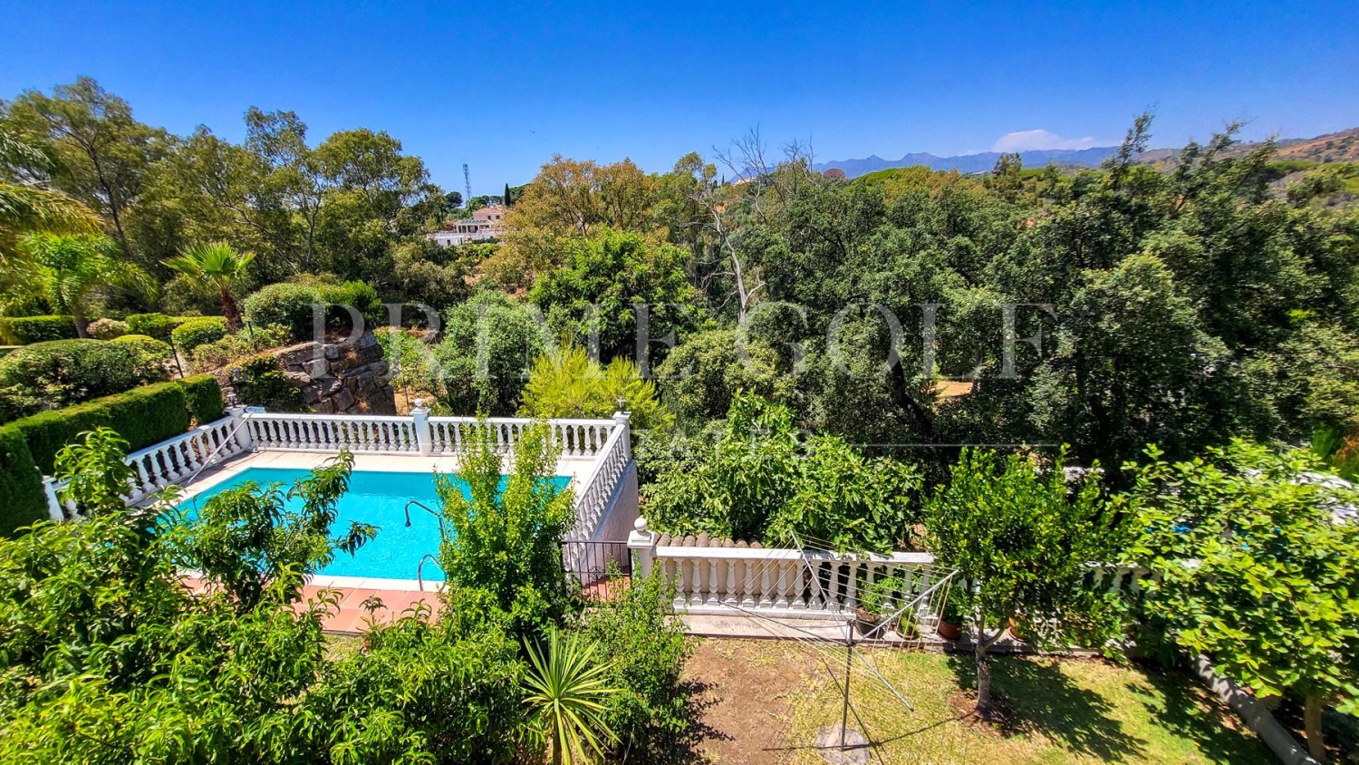 5 bed Villa For Sale in Marbella East, Malaga - thumb 2