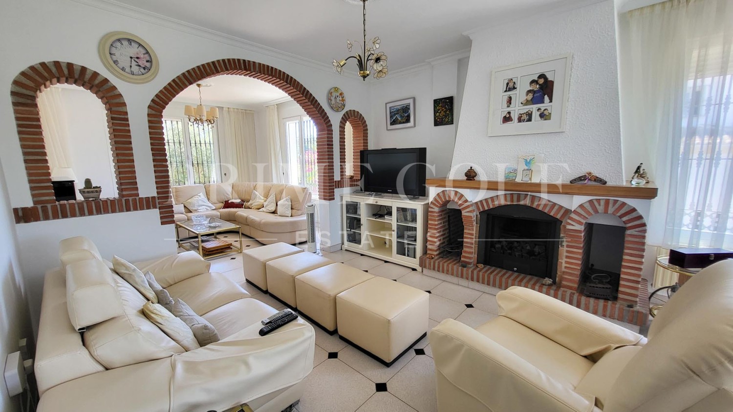 5 bed Villa For Sale in Marbella East, Malaga - thumb 6