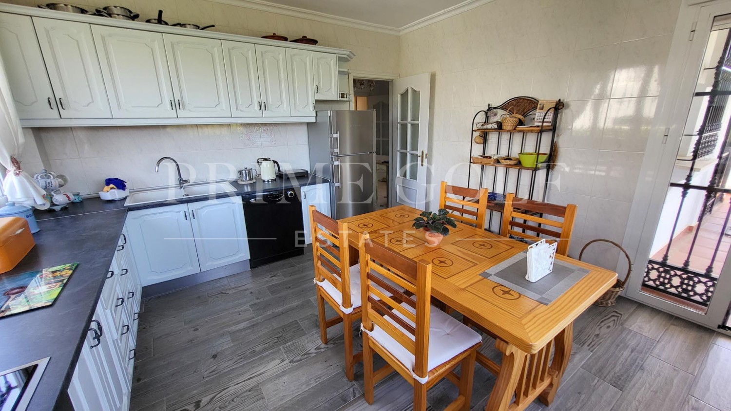 5 bed Villa For Sale in Marbella East, Malaga - thumb 9