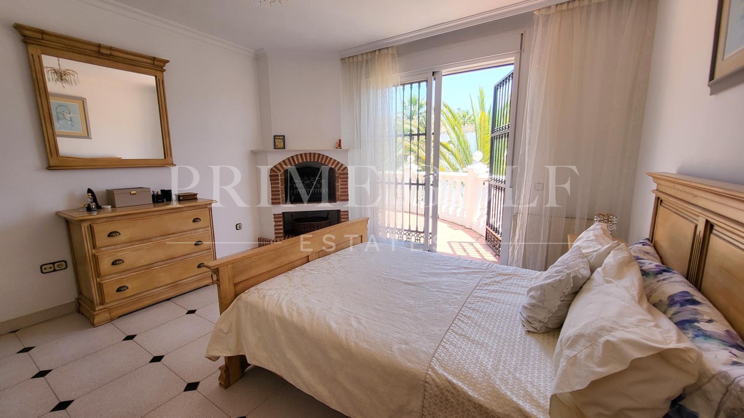 5 bed Villa For Sale in Marbella East, Malaga - thumb 18