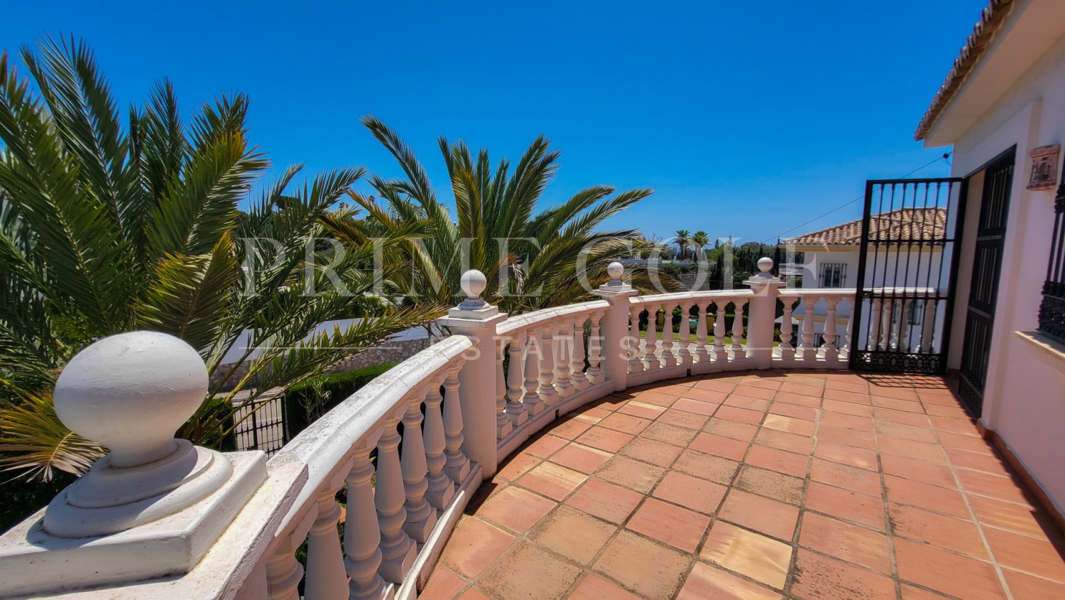5 bed Villa For Sale in Marbella East, Malaga - thumb 19