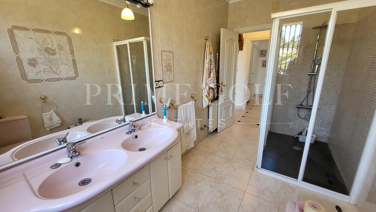 5 bed Villa For Sale in Marbella East, Malaga - thumb 23