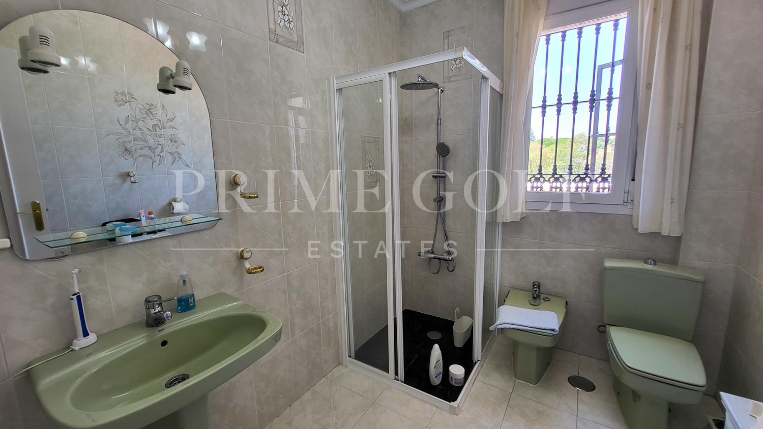 5 bed Villa For Sale in Marbella East, Malaga - thumb 27