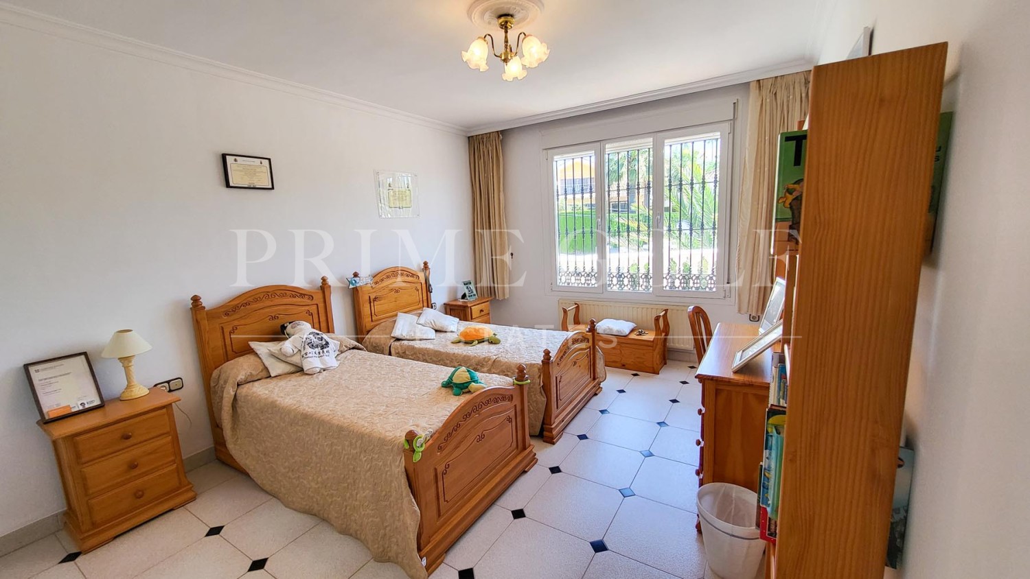 5 bed Villa For Sale in Marbella East, Malaga - thumb 28