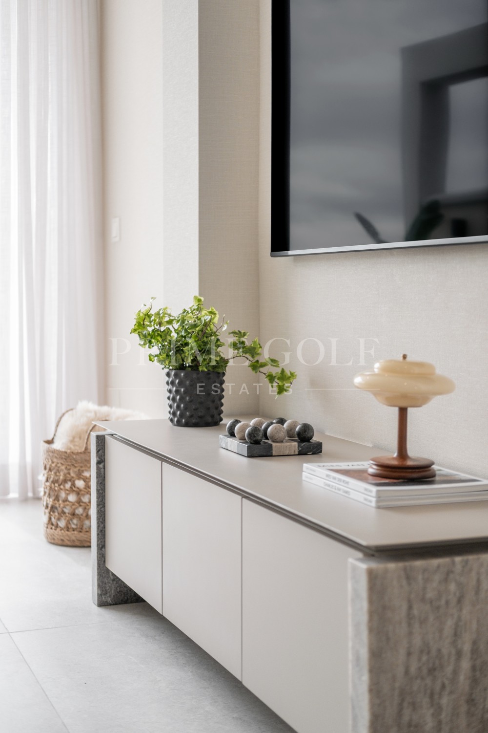 3 bed Apartment For Sale in Nueva Andalucia, Malaga - thumb 9